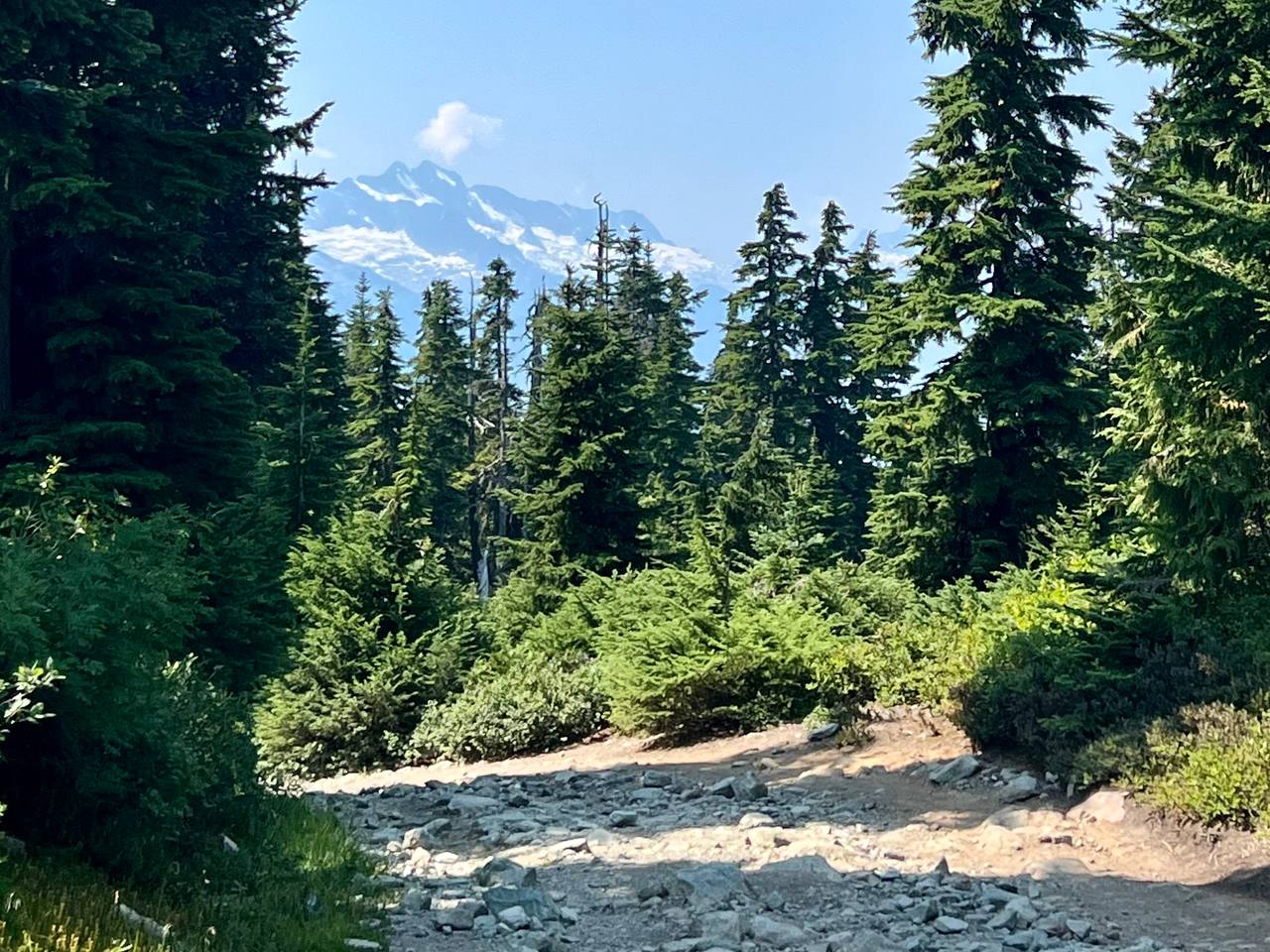 过了shelter就可以开始能看到些远方的风景